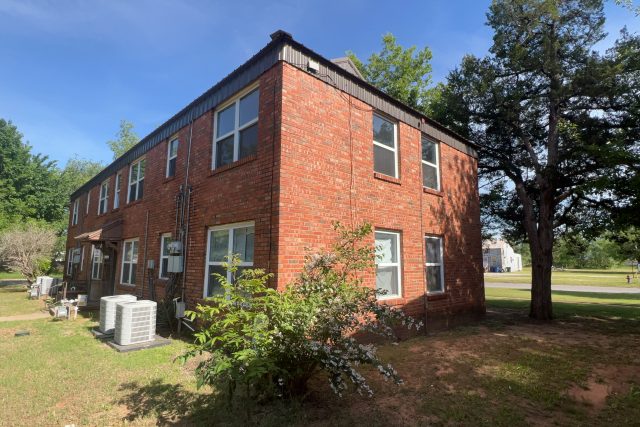 Pine Maple Apartments